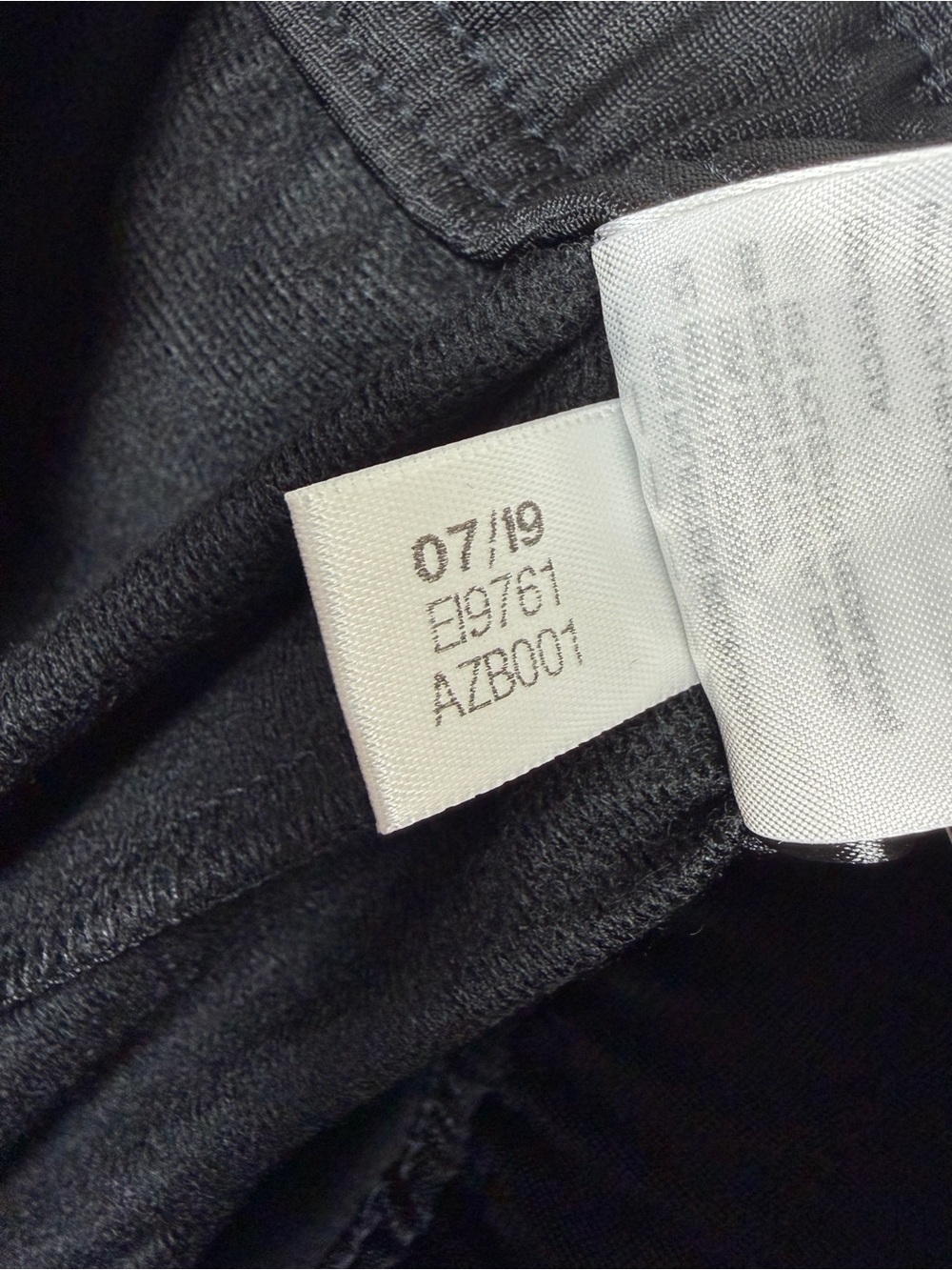 Adidas NWT Men’s Essentials 3 Stripe Running Pants Black W/White Stripe SZ Large - Picture 9 of 16